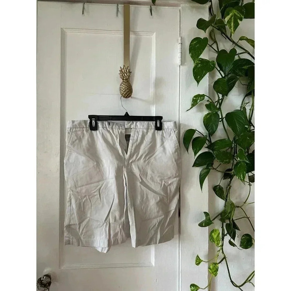 Dockers Recode Women’s size 12 beige shorts - Picture 1 of 6